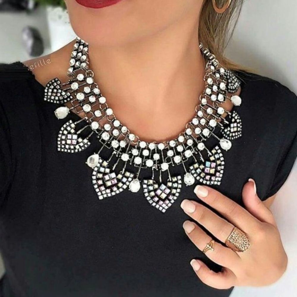 “BOHEMIAN NIGHTS” Crystal Rhinestone Statement Necklace - Picture 2 of 15